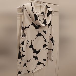 Ann Taylor sleeveless floral top